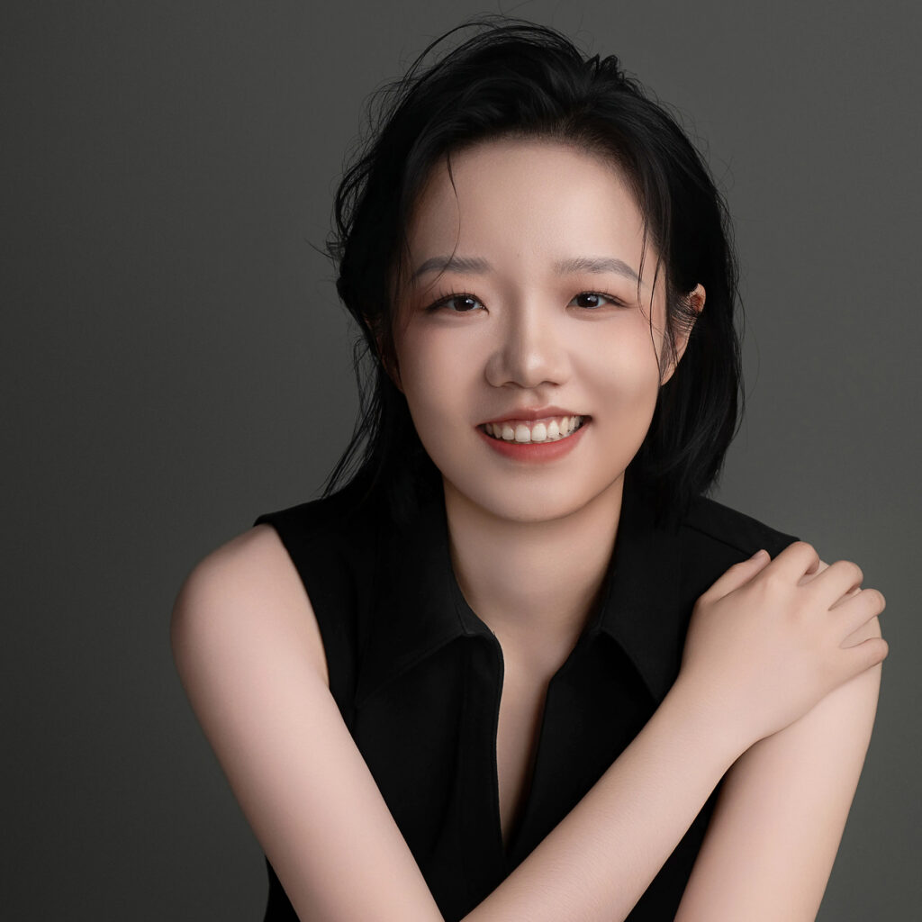 Headshot of smiling young woman